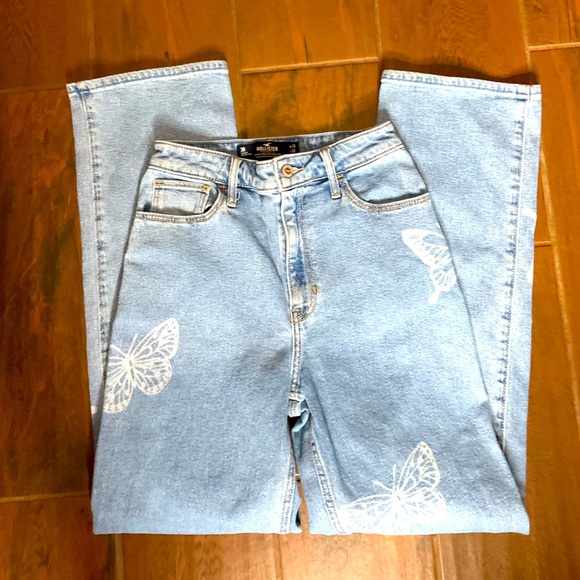 Hollister Ultra High Rise Dad Jeans With White Butterly - Picture 1 of 6